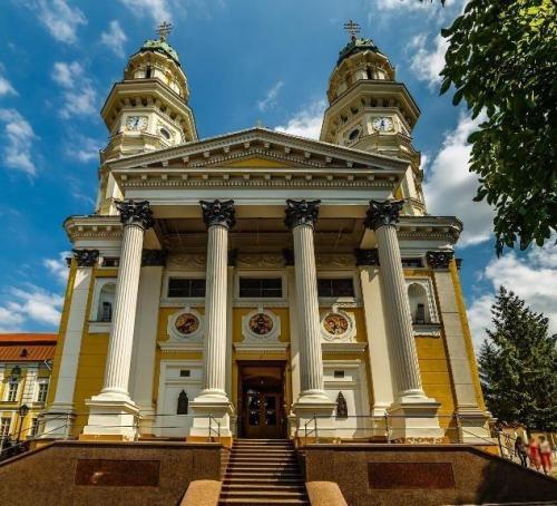 Szent Kereszt Felmagasztalasa- Szekesegyhaz